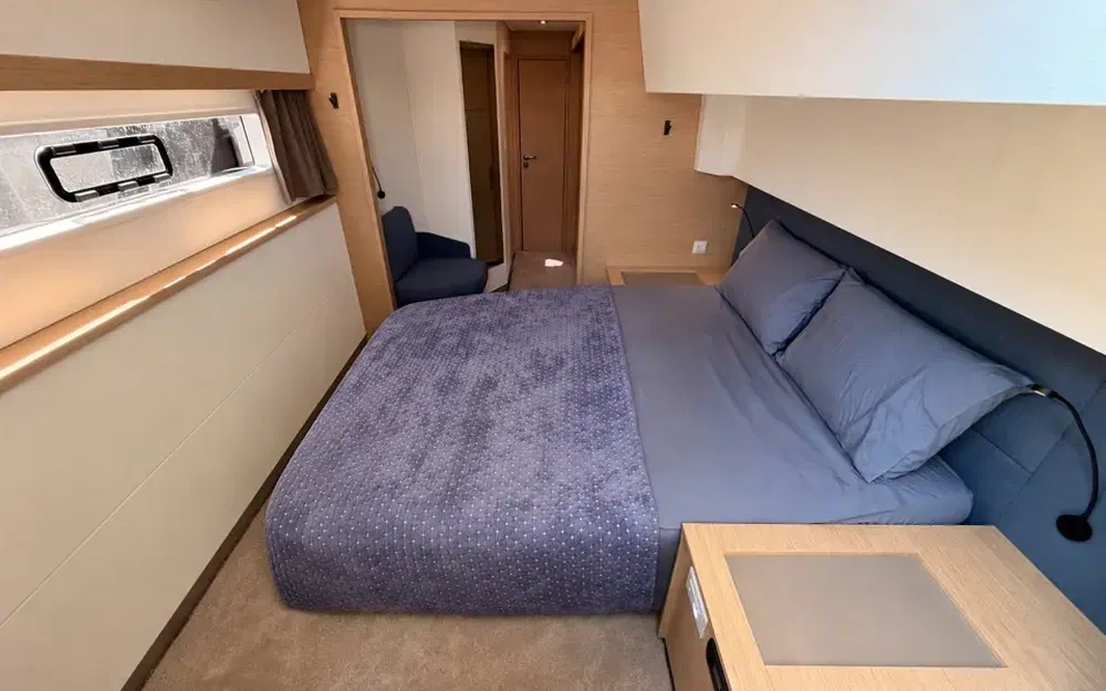 slider 1 Fountaine Pajot Aura 51