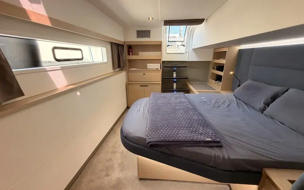 slider 27 Fountaine Pajot Aura 51