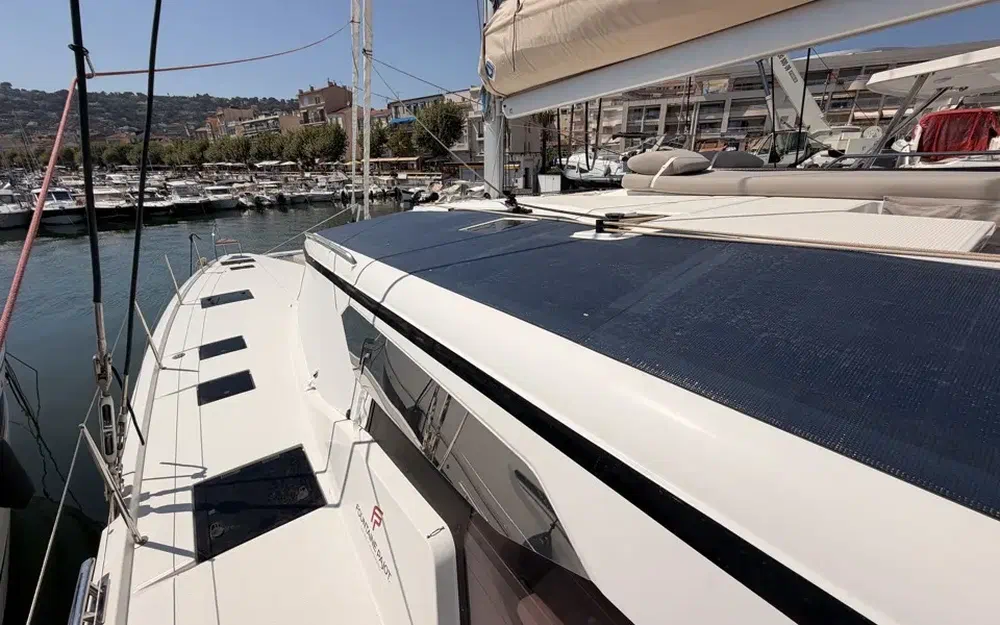 slider 35 Fountaine Pajot Aura 51