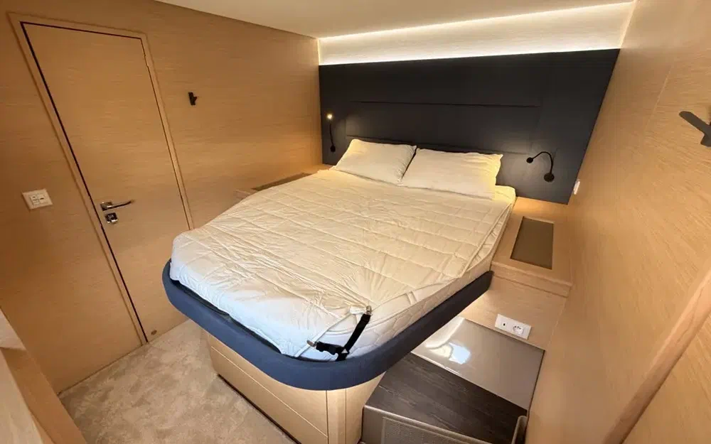 slider 40 Fountaine Pajot Aura 51