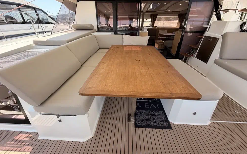 slider 42 Fountaine Pajot Aura 51