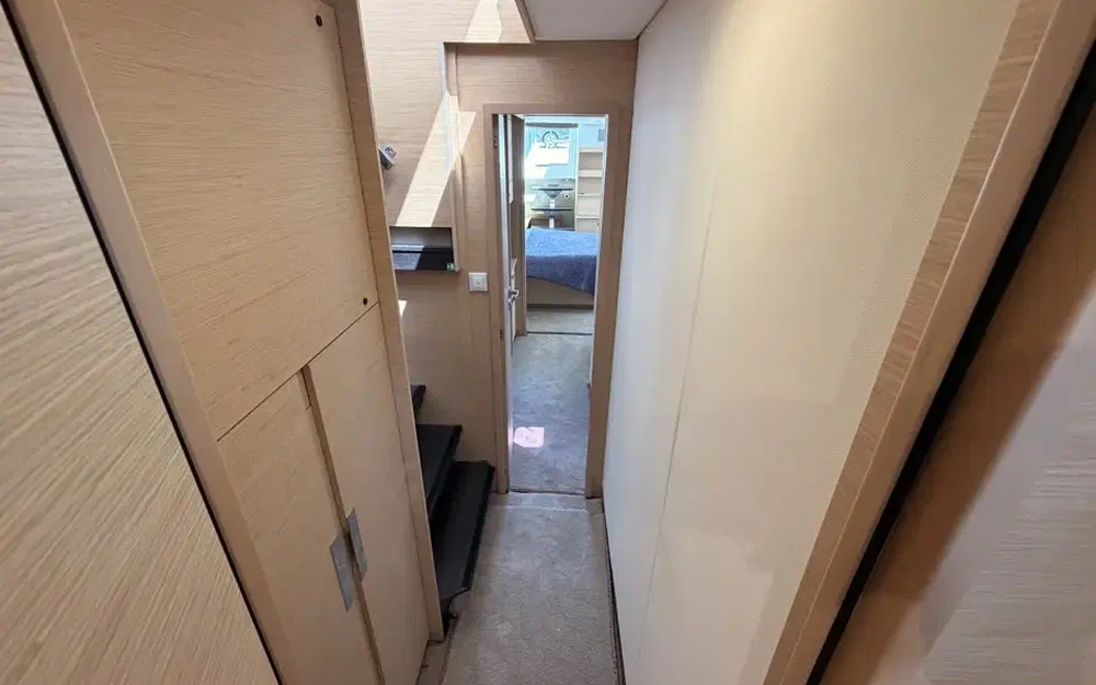 slider 45 Fountaine Pajot Aura 51