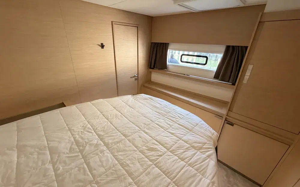 slider 47 Fountaine Pajot Aura 51
