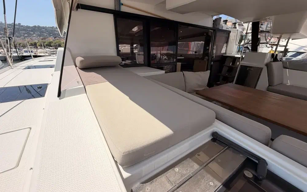 slider 48 Fountaine Pajot Aura 51