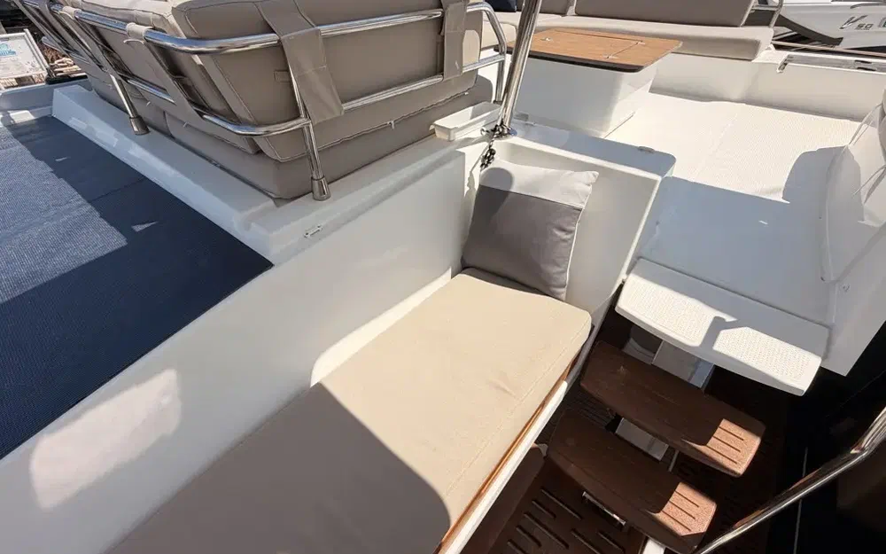 slider 4 Fountaine Pajot Aura 51