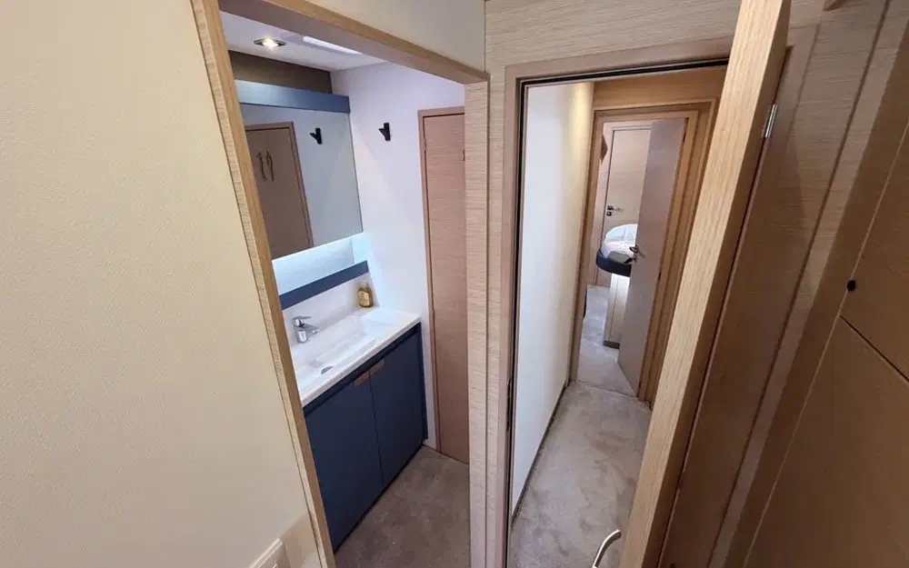 slider 50 Fountaine Pajot Aura 51