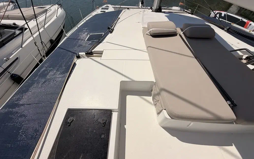 slider 52 Fountaine Pajot Aura 51