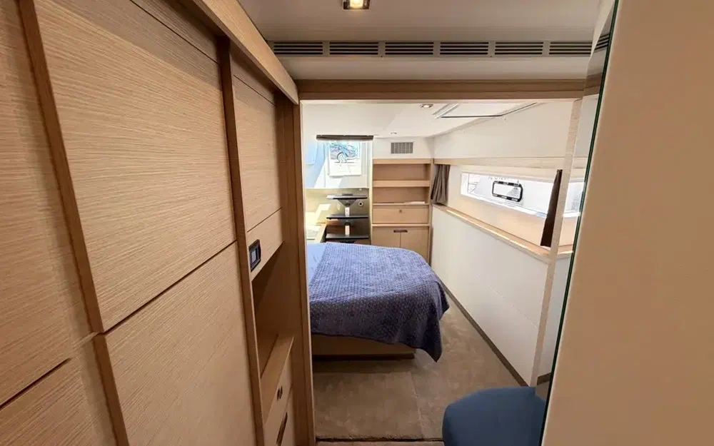 slider 55 Fountaine Pajot Aura 51