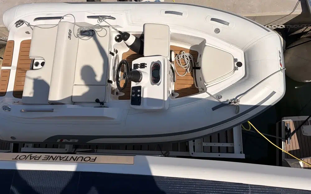 slider 62 Fountaine Pajot Aura 51
