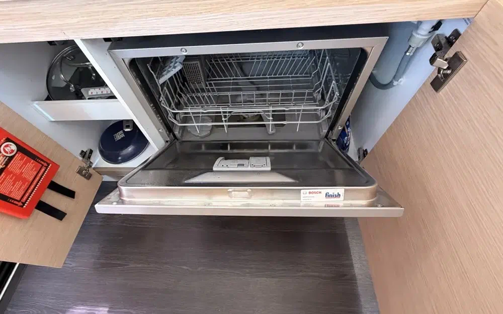 slider 70 Fountaine Pajot Aura 51