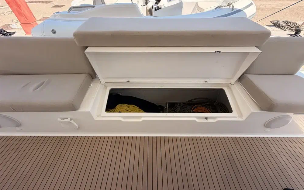 slider 75 Fountaine Pajot Aura 51