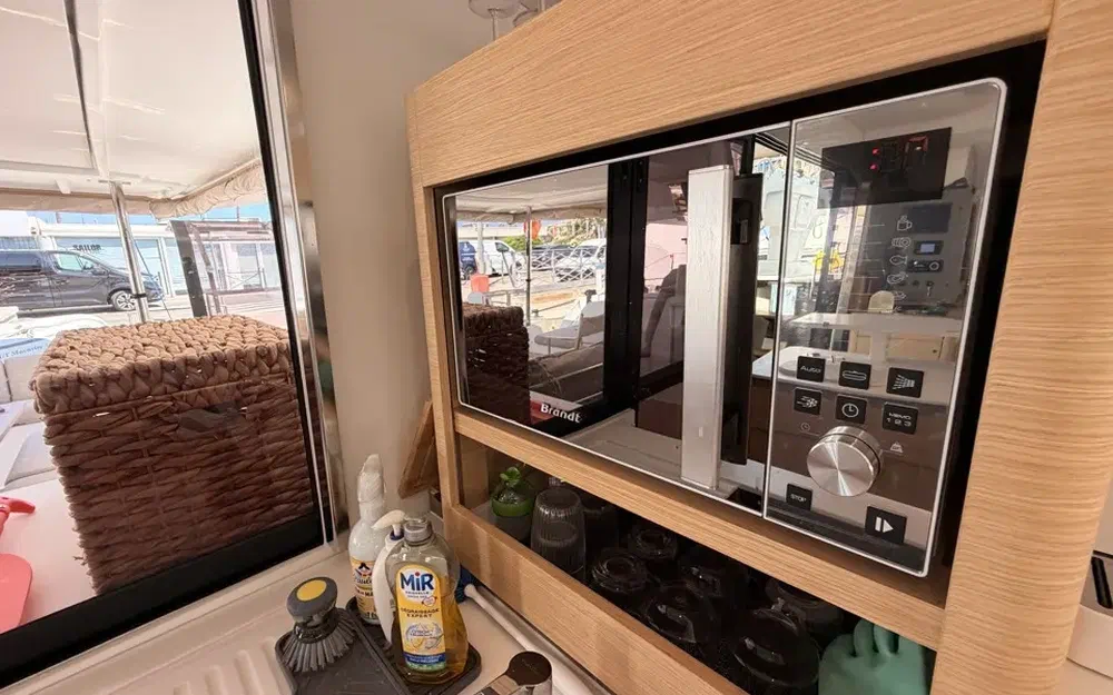 slider 78 Fountaine Pajot Aura 51