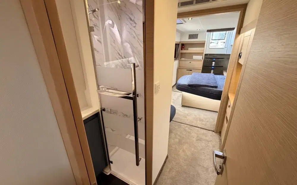 slider 7 Fountaine Pajot Aura 51