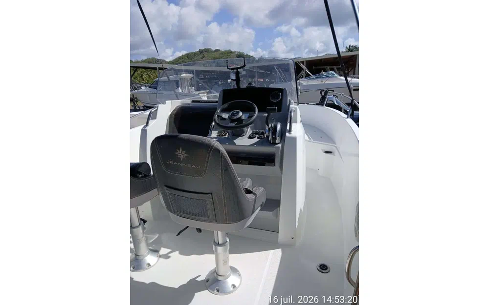 slider 4 Jeanneau Cap Camarat 6.5 CC Serie 3
