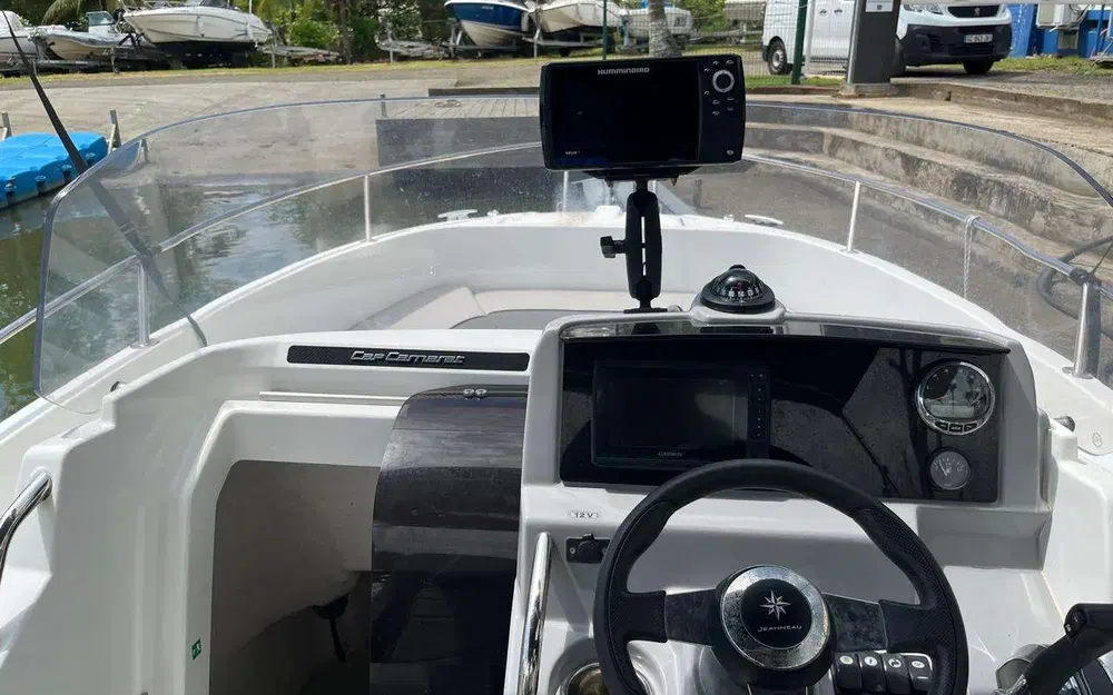 slider 5 Jeanneau Cap Camarat 6.5 CC Serie 3