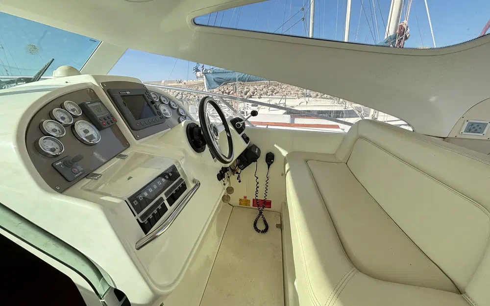 slider 9 Prestige Yachts Prestige 34 hard top