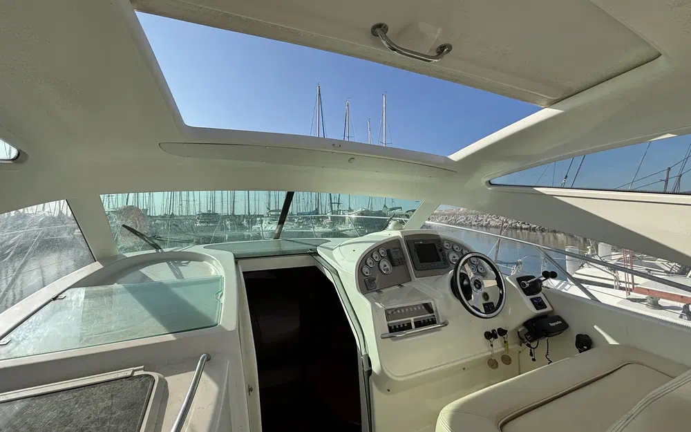 slider 10 Prestige Yachts Prestige 34 hard top
