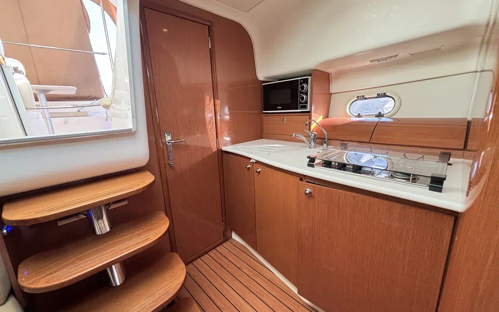 slider 4 Prestige Yachts Prestige 34 hard top