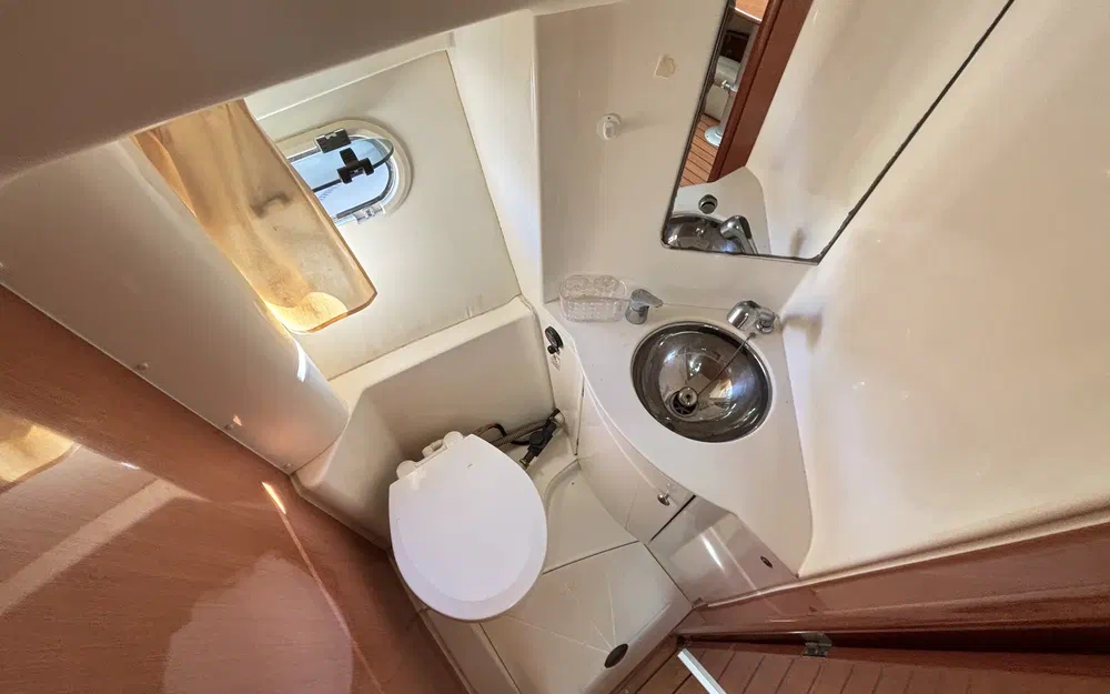 slider 5 Prestige Yachts Prestige 34 hard top