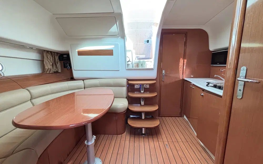 slider 6 Prestige Yachts Prestige 34 hard top