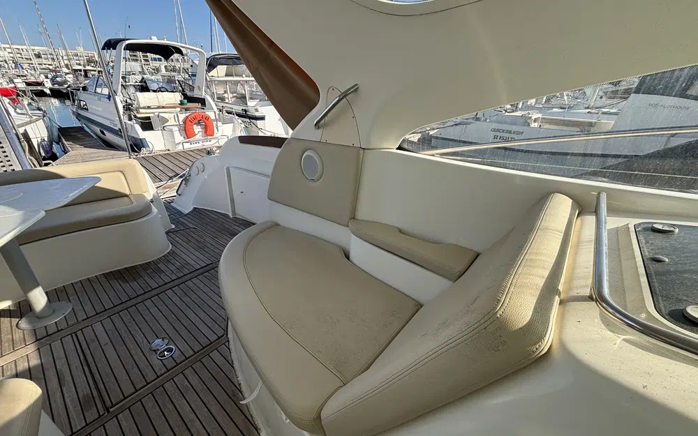 slider 8 Prestige Yachts Prestige 34 hard top