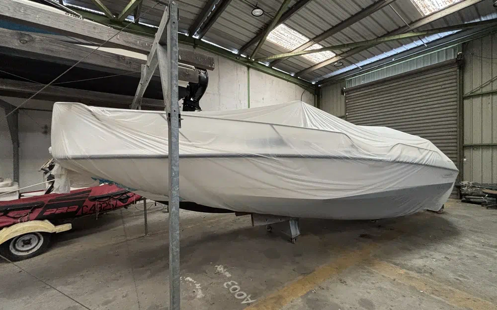 slider 9 Boston Whaler 230 Dauntless