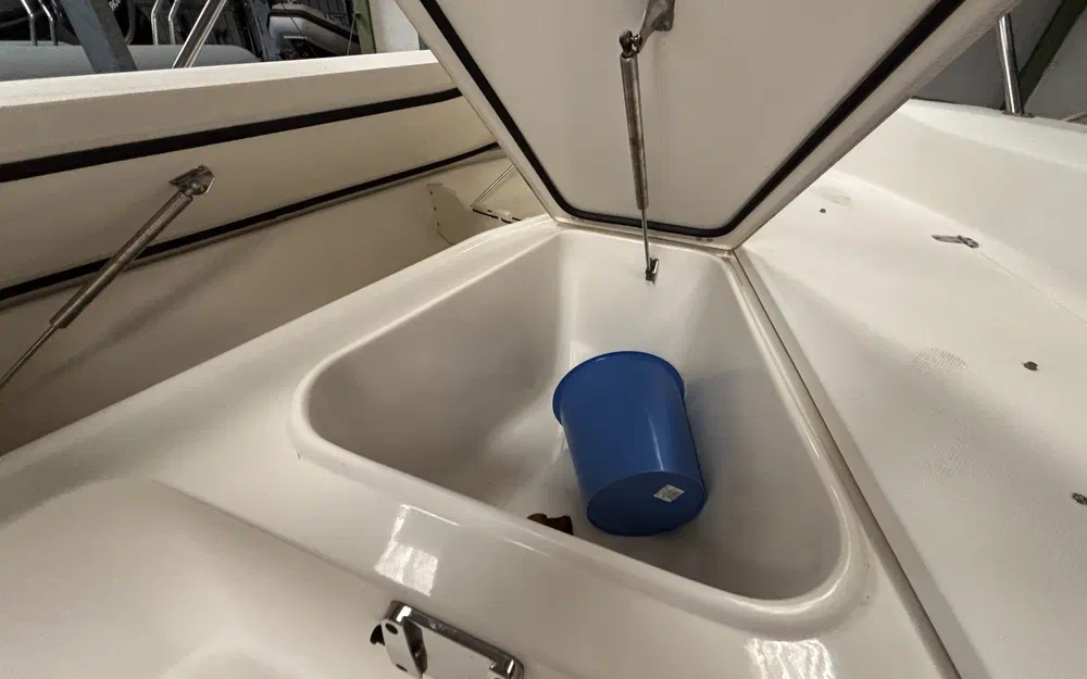slider 24 Boston Whaler 230 Dauntless