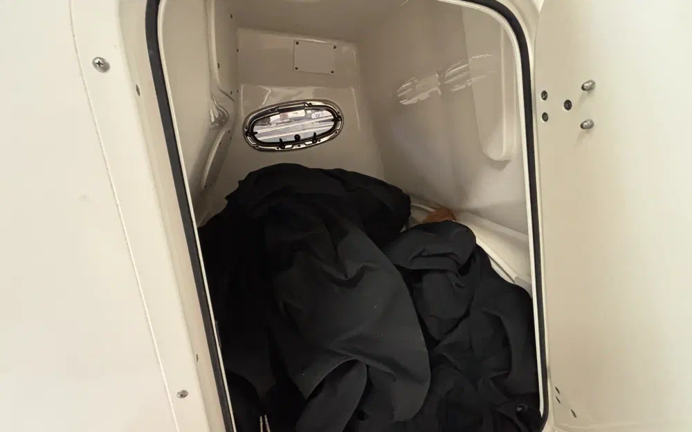 slider 28 Boston Whaler 230 Dauntless
