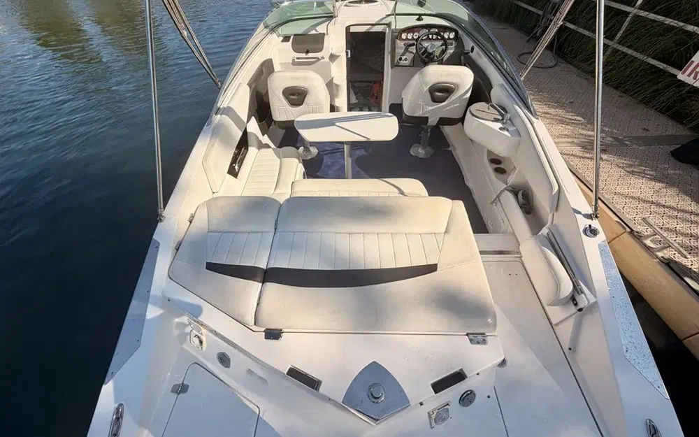 slider 9 Regal 2250 Cuddy