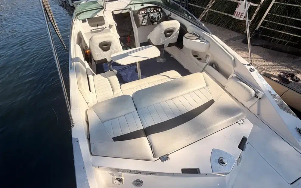 slider 10 Regal 2250 Cuddy