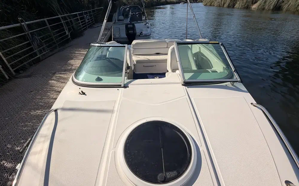 slider 11 Regal 2250 Cuddy