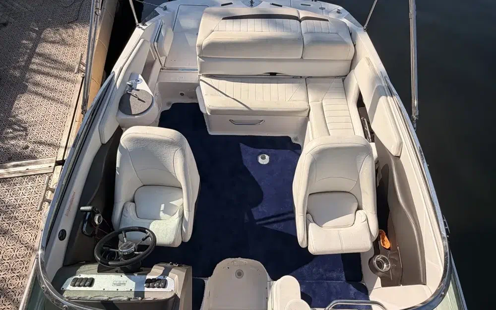 slider 14 Regal 2250 Cuddy