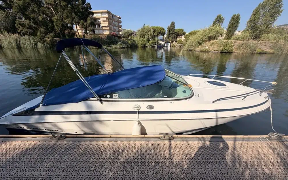 slider 2 Regal 2250 Cuddy