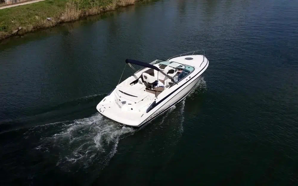 slider 32 Regal 2250 Cuddy