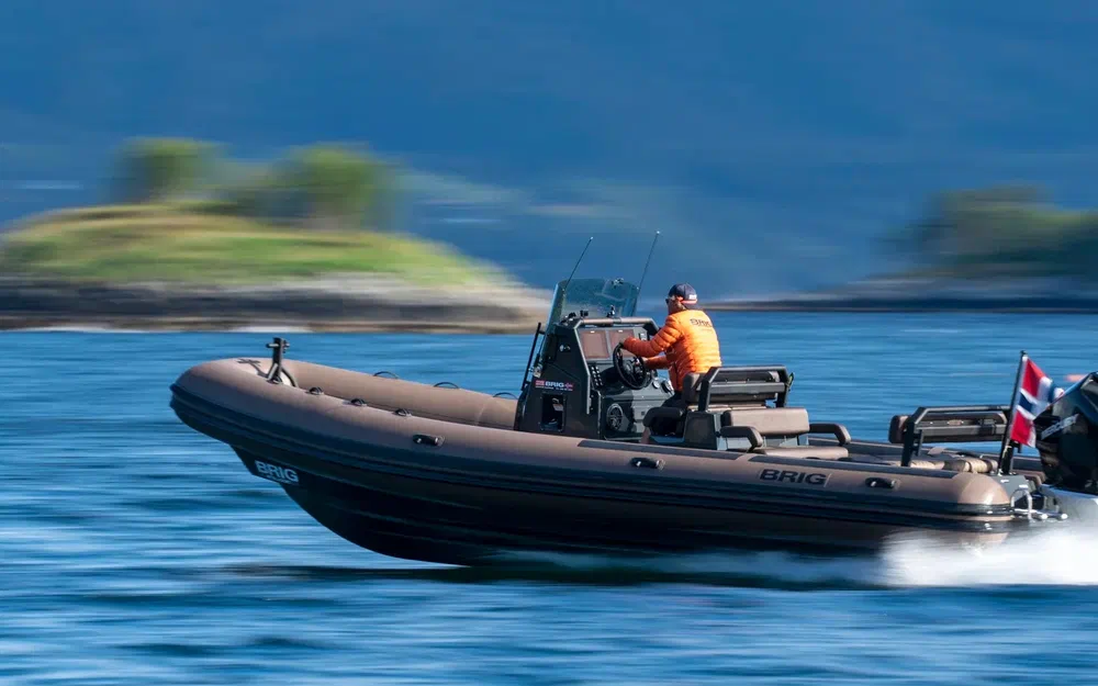 slider 2 Brig Navigator 26
