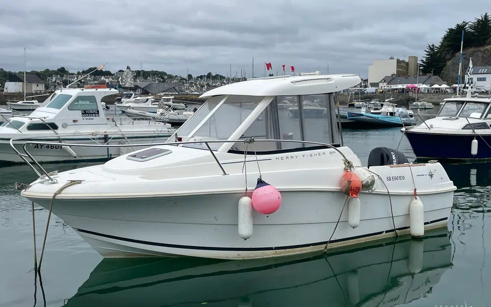 slider 0 Jeanneau Merry Fisher 585