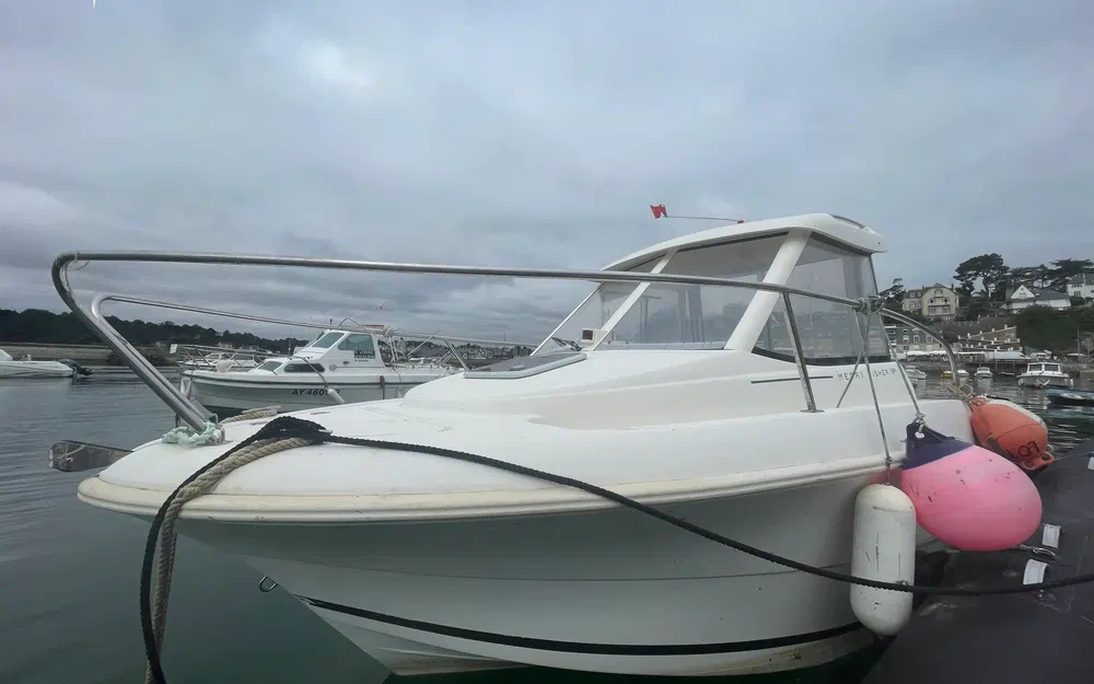 slider 2 Jeanneau Merry Fisher 585