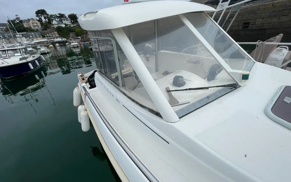 slider 4 Jeanneau Merry Fisher 585
