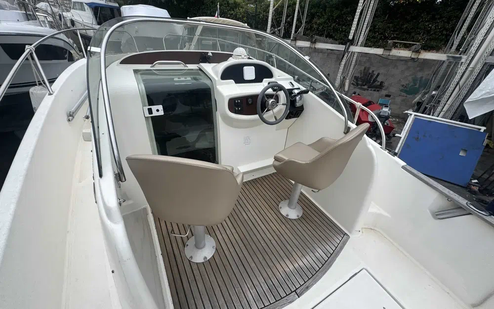 slider 3 Jeanneau Cap Camarat 755 WA