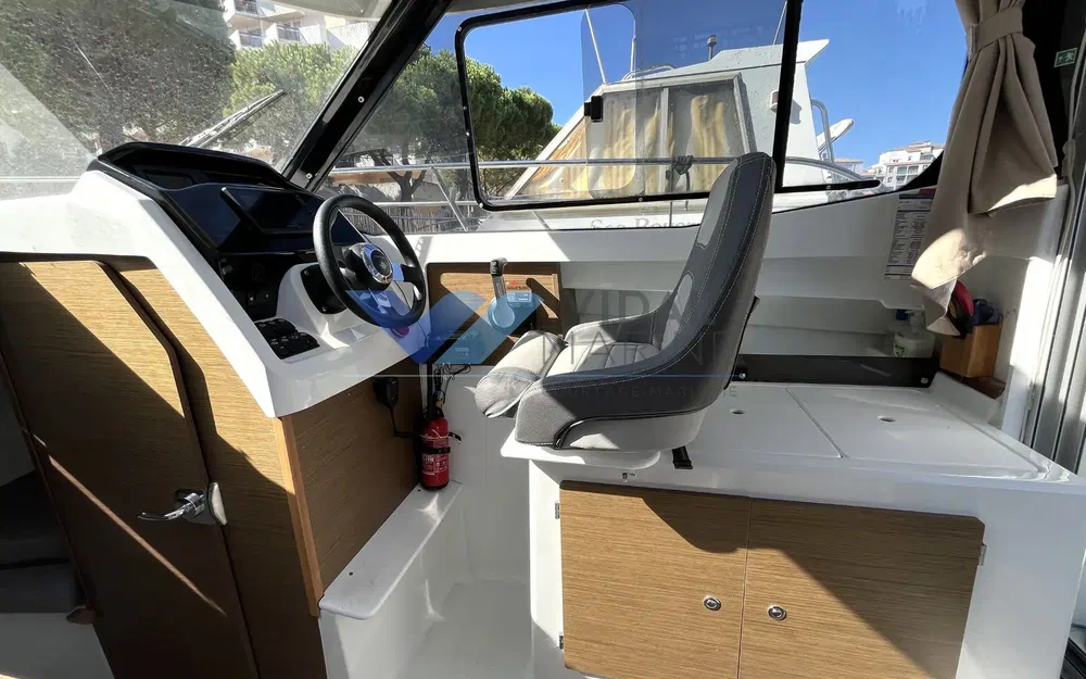 slider 3 Jeanneau Merry Fisher 695