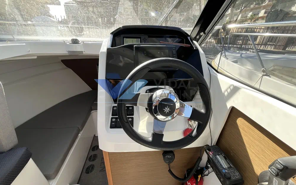 slider 4 Jeanneau Merry Fisher 695
