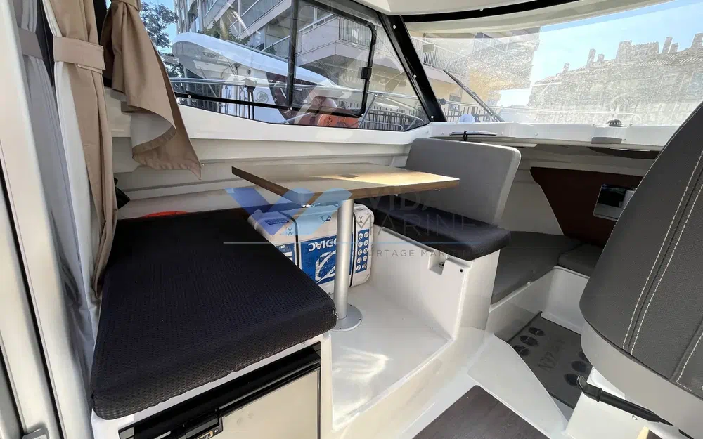 slider 6 Jeanneau Merry Fisher 695