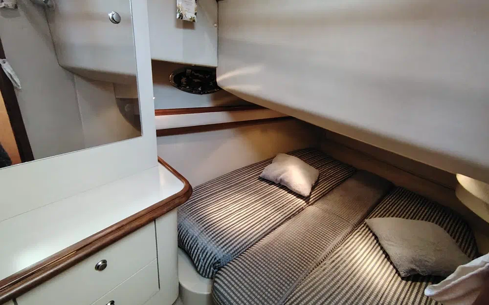 slider 9 Cruisers Yachts 3585 Flybridge