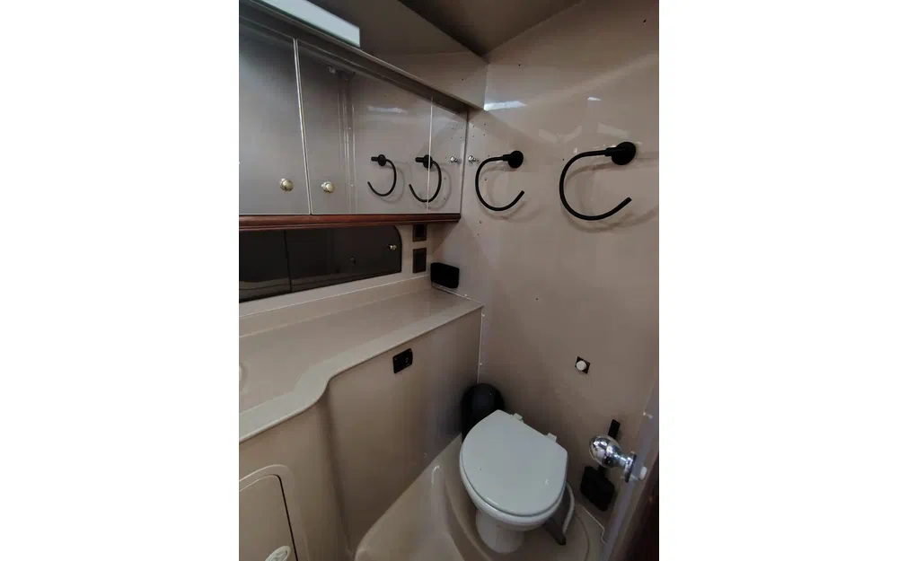 slider 13 Cruisers Yachts 3585 Flybridge