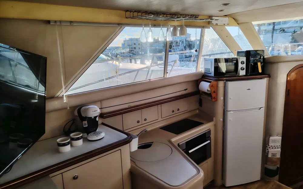 slider 7 Cruisers Yachts 3585 Flybridge