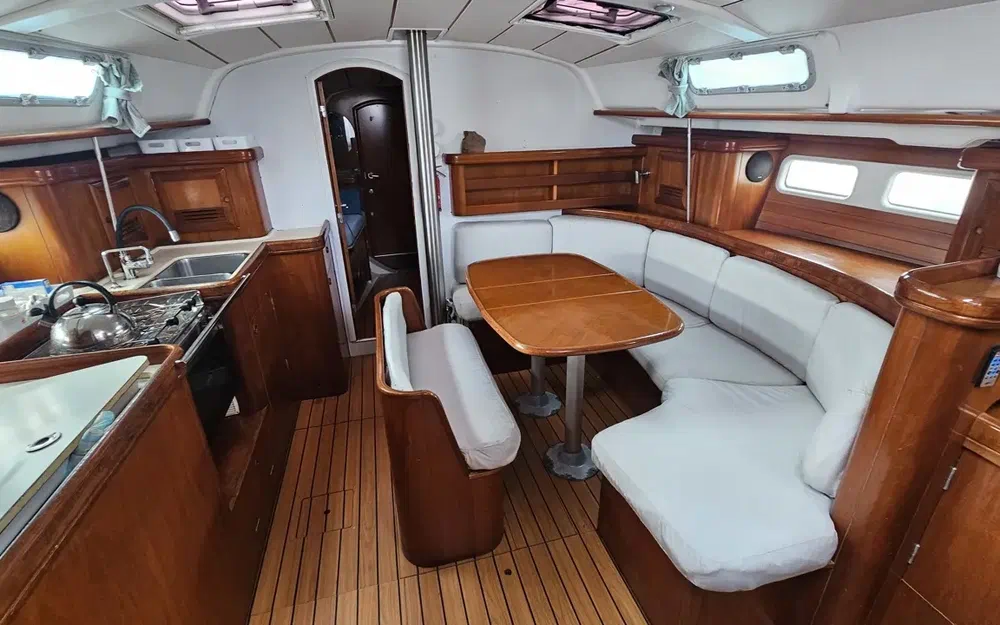 slider 1 Beneteau Oceanis 411 Clipper