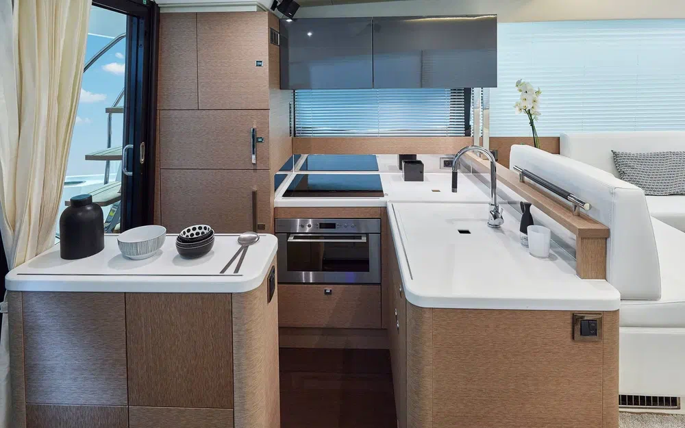 slider 5 Prestige Yachts 500 Fly