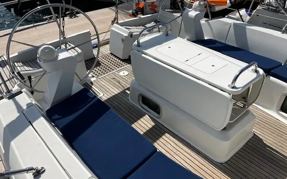 slider 13 Jeanneau Sun Odyssey 49