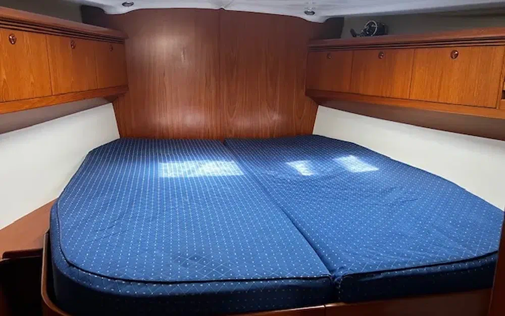 slider 16 Jeanneau Sun Odyssey 49