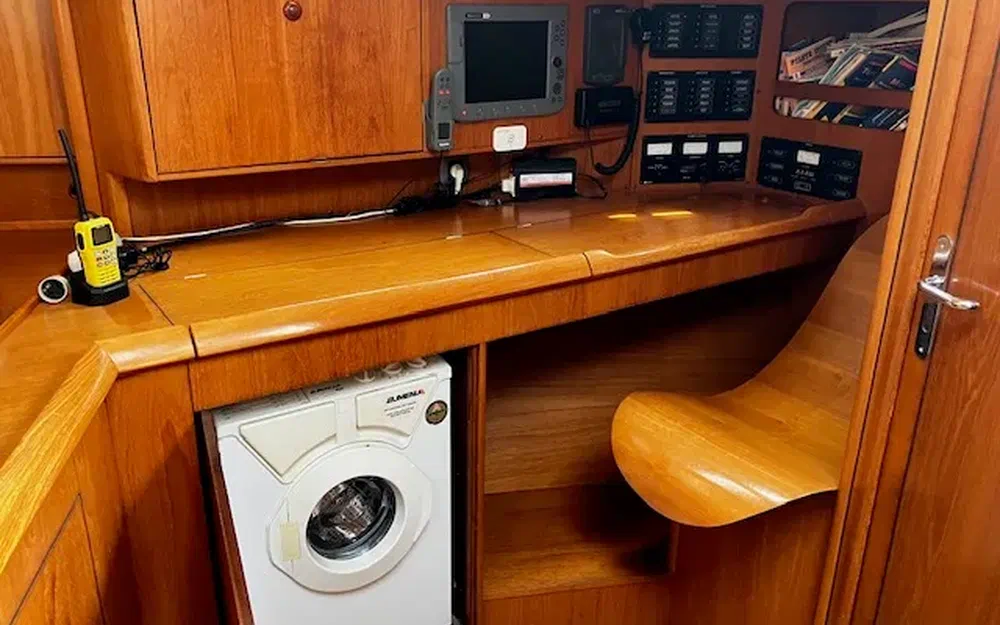 slider 24 Jeanneau Sun Odyssey 49